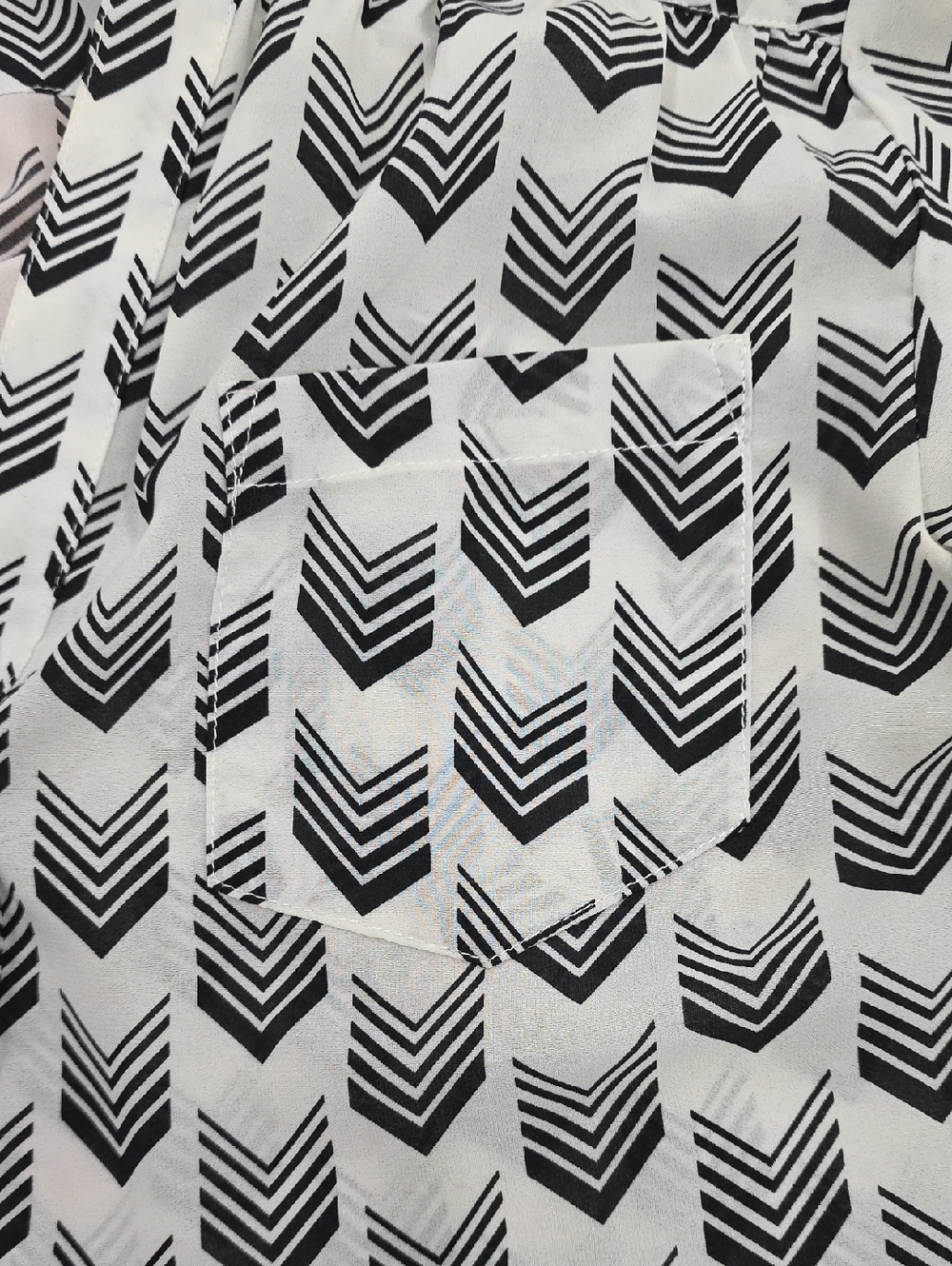 Hawthorn Black & White Chevron Print Long Sleeve Blouse - Picture 3 of 8